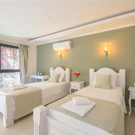 Likya Gardens Bed & Breakfast 4*